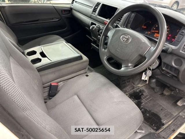 Toyota HIACE VAN 2015-06 8216497-3
