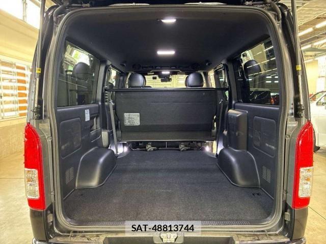 Toyota HIACE VAN 2021-11 8216539-2
