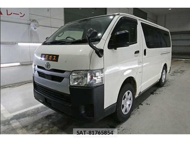 Toyota HIACE VAN 2021-04 8216540-0