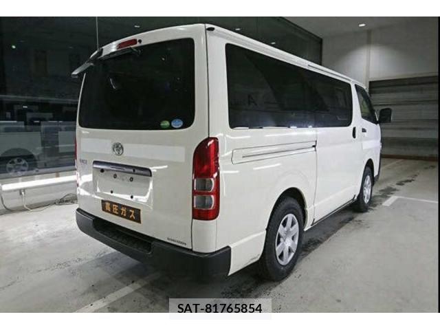 Toyota HIACE VAN 2021-04 8216540-1