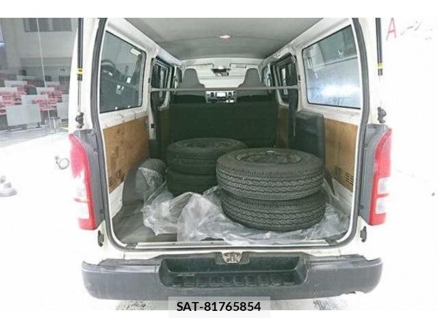 Toyota HIACE VAN 2021-04 8216540-2