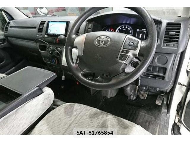 Toyota HIACE VAN 2021-04 8216540-3