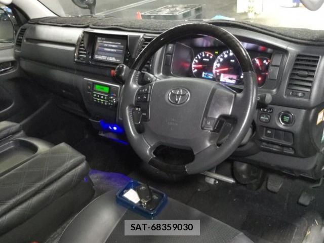 Toyota HIACE VAN 2018-08 8216548-3