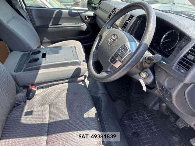 Toyota HIACE VAN 2021-03 8216550-3