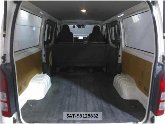 Toyota HIACE VAN 2021-05 8216553-2
