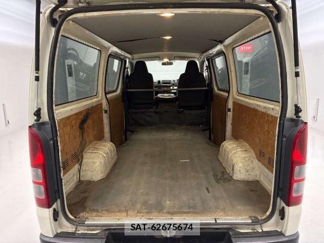 Toyota HIACE VAN 2021-06 8216554-2