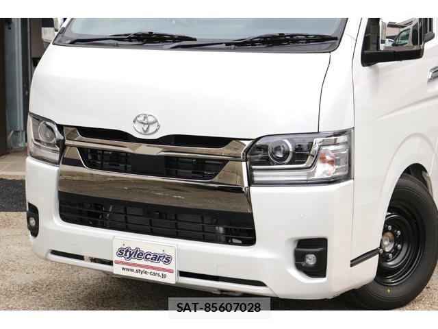 Toyota HIACE VAN 2026-04 8218769-2
