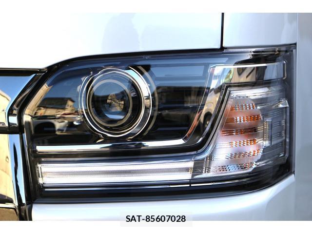 Toyota HIACE VAN 2026-04 8218769-5