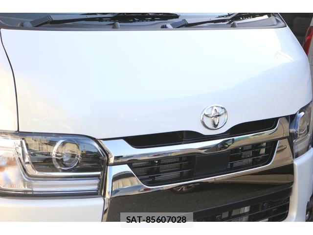 Toyota HIACE VAN 2026-04 8218769-6