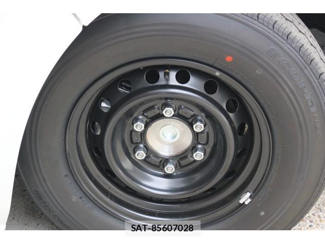 Toyota HIACE VAN 2026-04 8218769-7