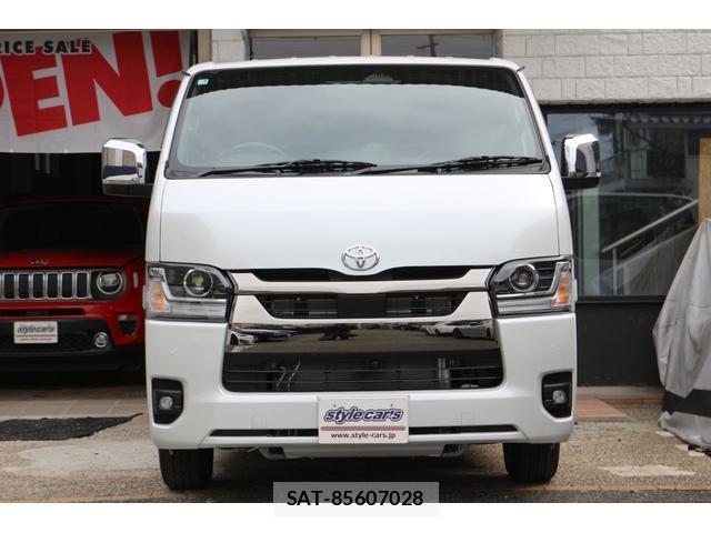 Toyota HIACE VAN 2026-04 8218769-8
