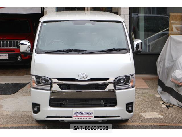 Toyota HIACE VAN 2026-04 8218769-9