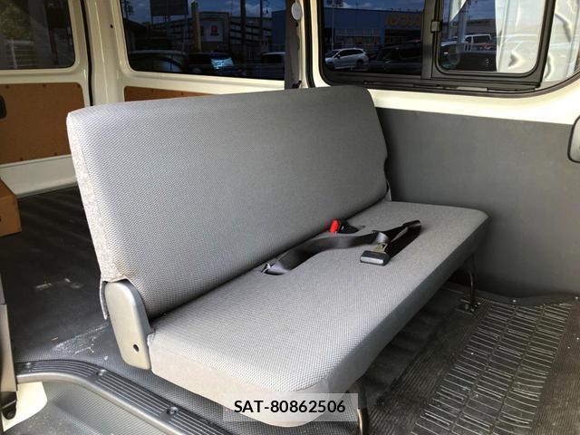 Toyota HIACE VAN 2025-10 8219322-11