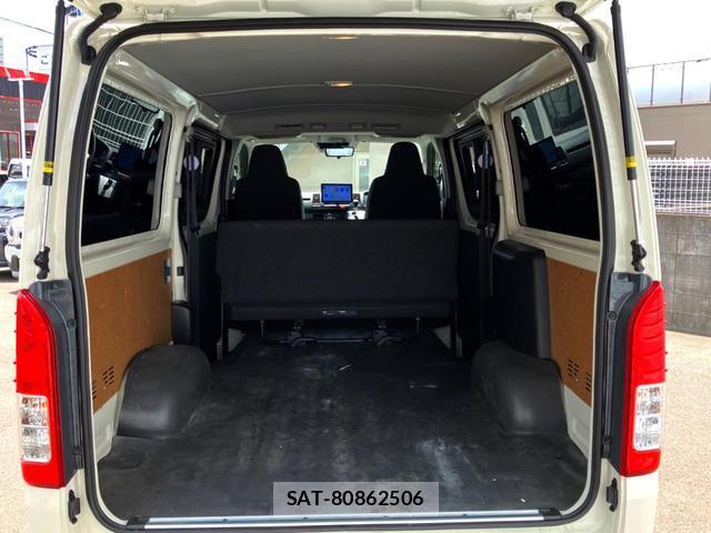 Toyota HIACE VAN 2025-10 8219322-12