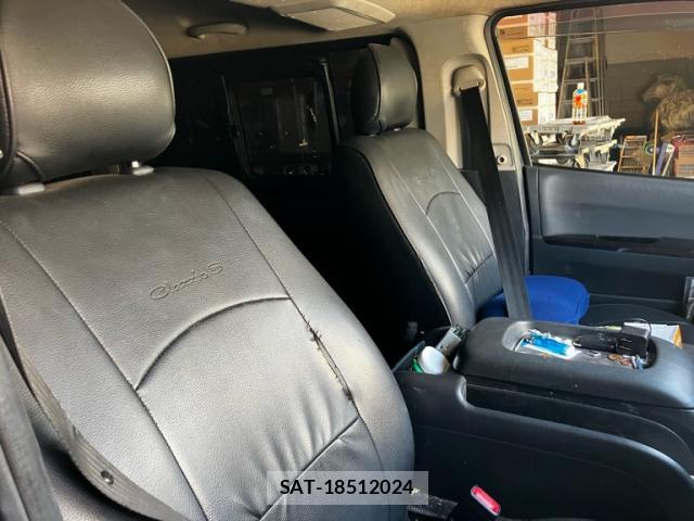 Toyota HIACE VAN 2015-06 8220070-10