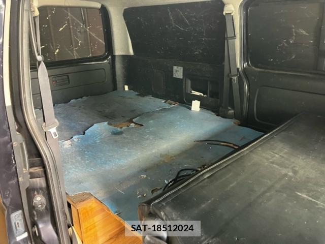 Toyota HIACE VAN 2015-06 8220070-11