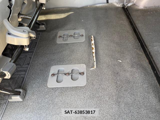 Toyota HIACE VAN 2009-12 8220299-15
