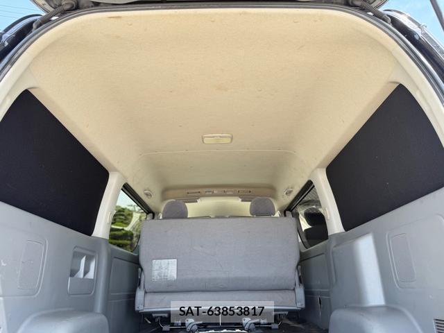 Toyota HIACE VAN 2009-12 8220299-5