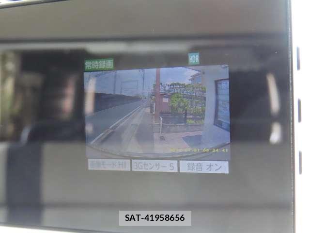 Toyota HIACE VAN 2021-12 8220527-12