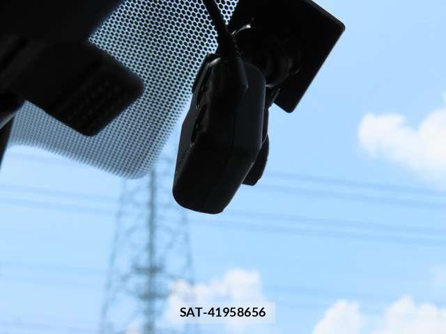 Toyota HIACE VAN 2021-12 8220527-14