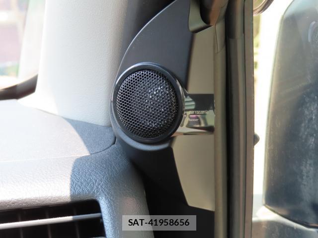 Toyota HIACE VAN 2021-12 8220527-15