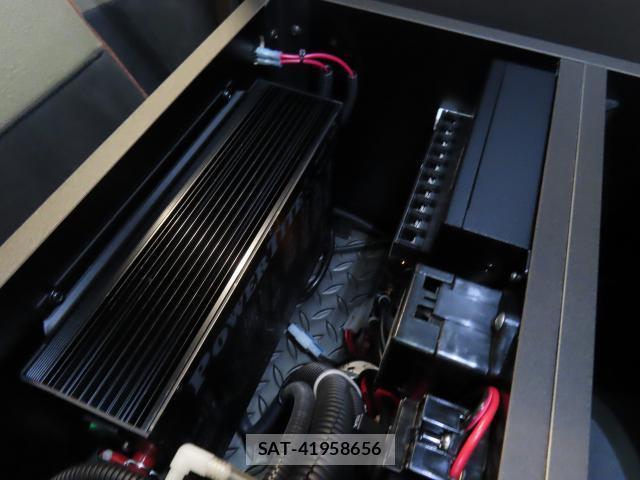 Toyota HIACE VAN 2021-12 8220527-8
