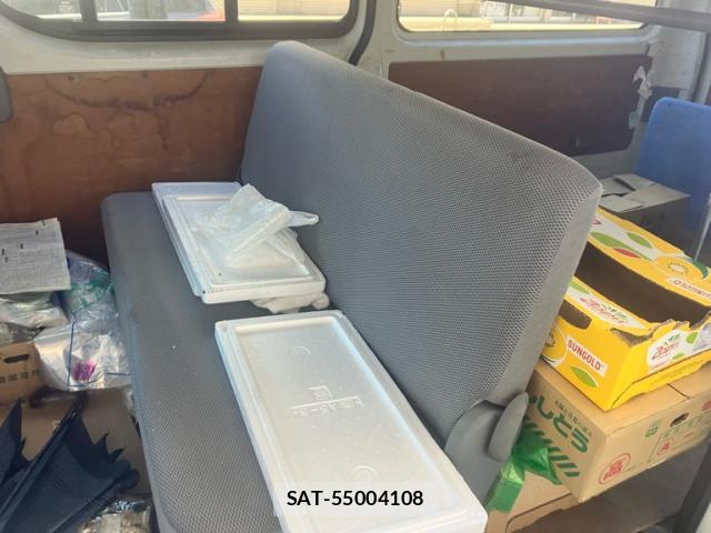 Toyota HIACE VAN 2008-10 8220626-6