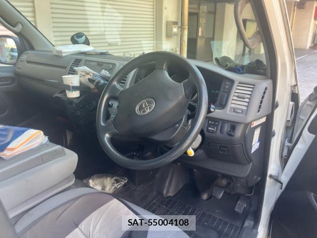 Toyota HIACE VAN 2008-10 8220626-9