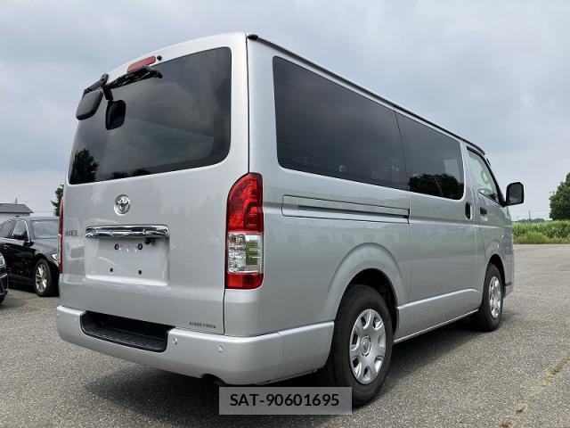 Toyota HIACE VAN 2024-06 8220738-1