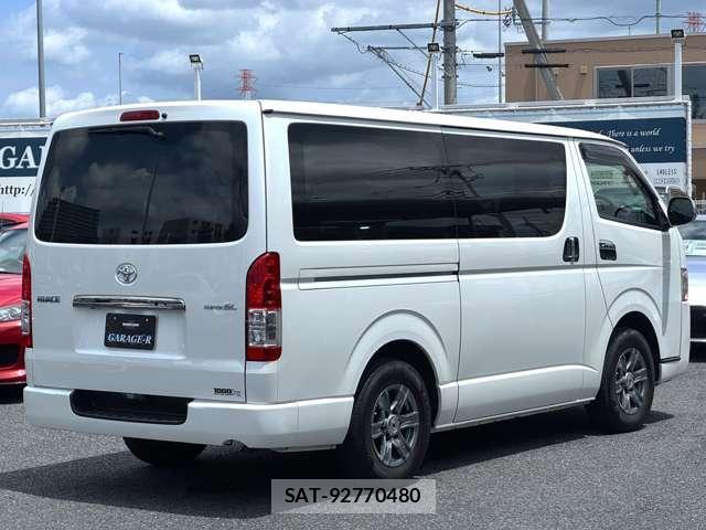 Toyota HIACE VAN 2015-06 8220870-1