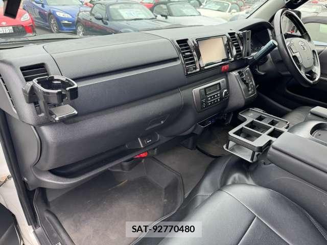 Toyota HIACE VAN 2015-06 8220870-10