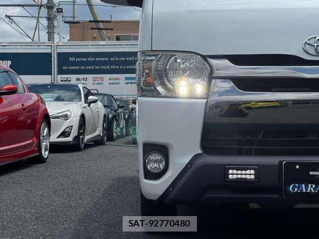 Toyota HIACE VAN 2015-06 8220870-15