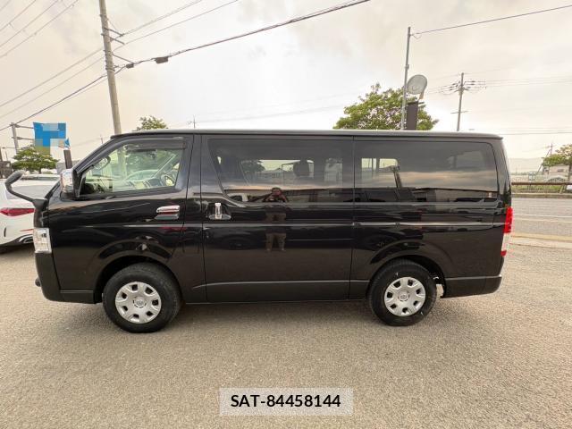 Toyota HIACE VAN 2022-03 8220995-10