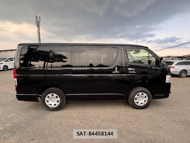 Toyota HIACE VAN 2022-03 8220995-13