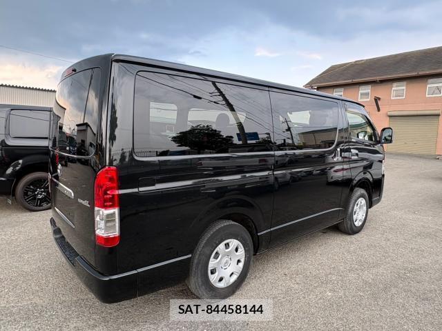 Toyota HIACE VAN 2022-03 8220995-14