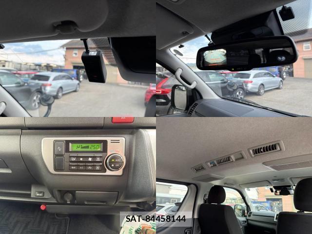 Toyota HIACE VAN 2022-03 8220995-5