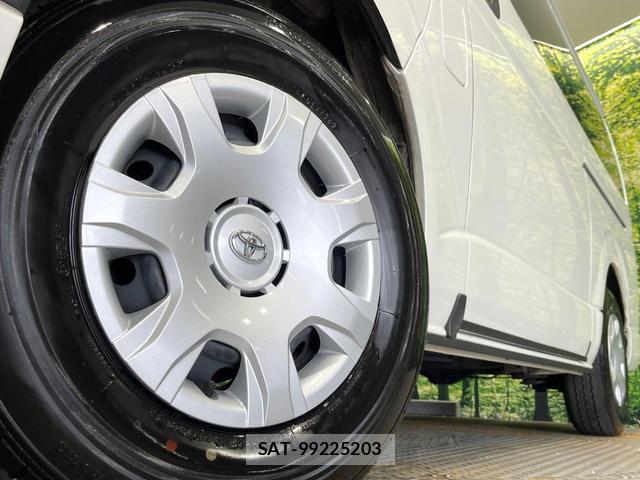 Toyota HIACE VAN 2025-07 8221099-12