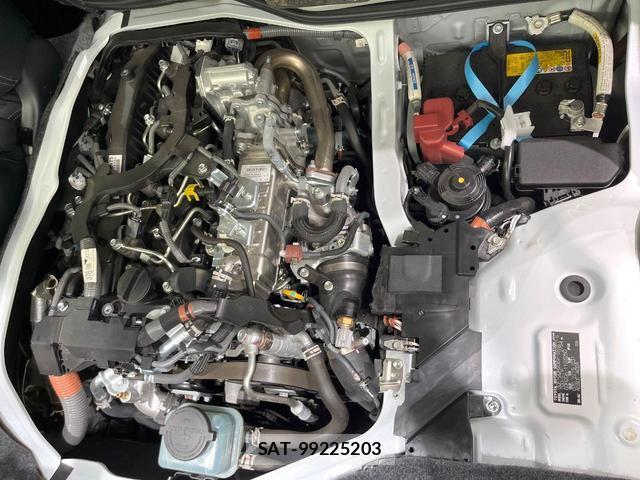 Toyota HIACE VAN 2025-07 8221099-17