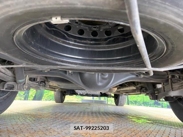 Toyota HIACE VAN 2025-07 8221099-18
