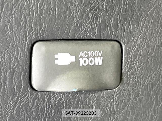 Toyota HIACE VAN 2025-07 8221099-6