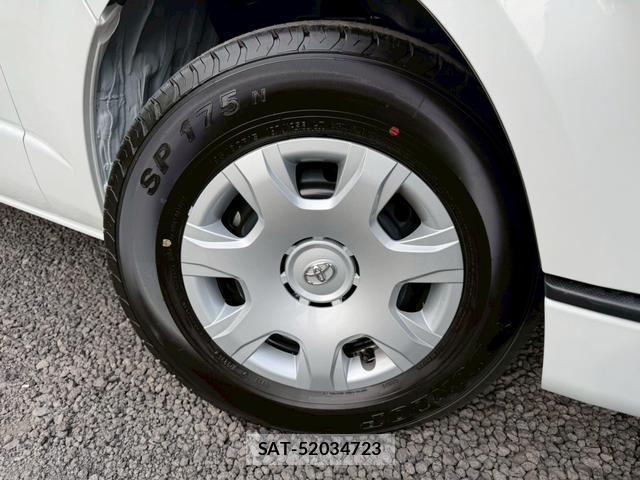 Toyota HIACE VAN 2026-06 8221481-14