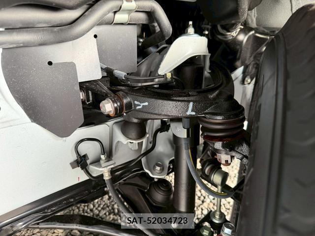 Toyota HIACE VAN 2026-06 8221481-16