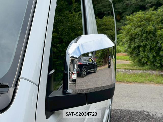 Toyota HIACE VAN 2026-06 8221481-2