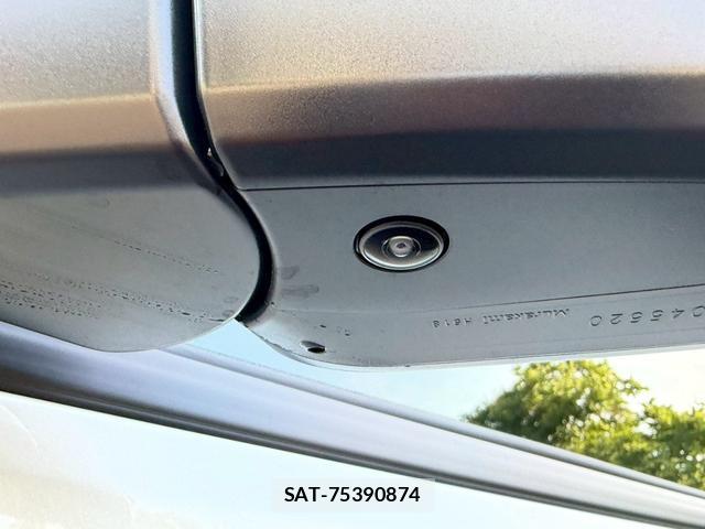 Toyota HIACE VAN 2026-04 8221483-10