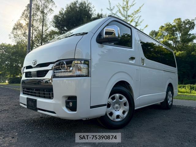 Toyota HIACE VAN 2026-04 8221483-6