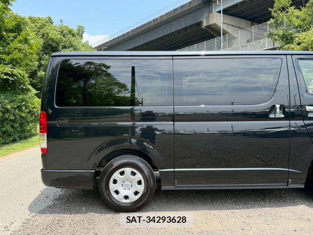 Toyota HIACE VAN 2025-07 8221485-1