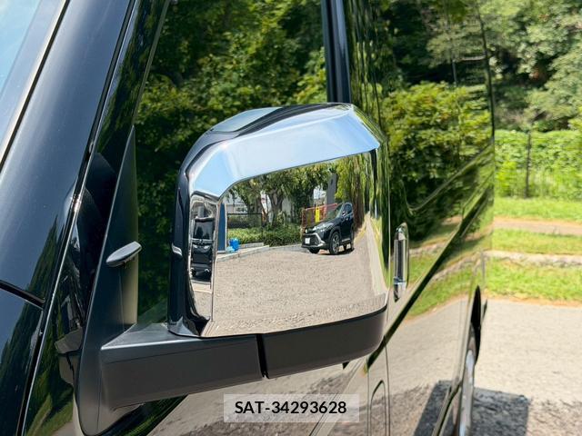 Toyota HIACE VAN 2025-07 8221485-2
