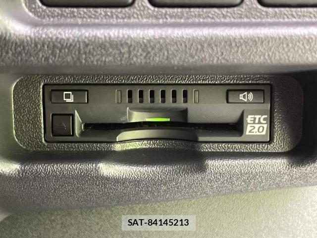 Toyota HIACE VAN 2020-06 8221562-14