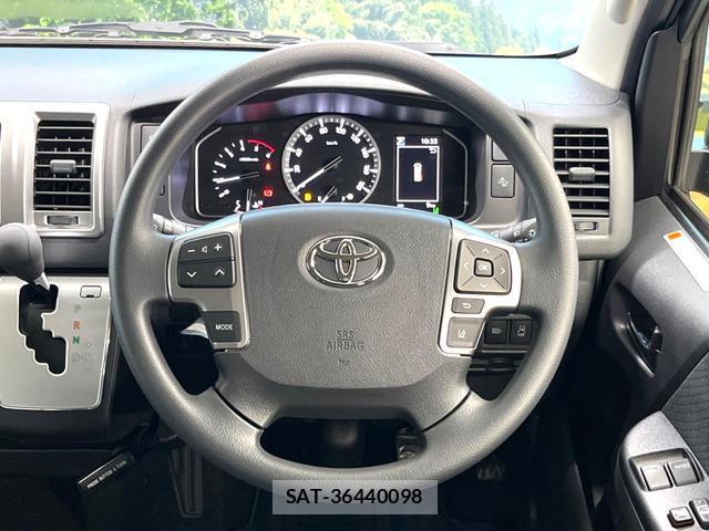 Toyota HIACE VAN 2026-02 8221611-10