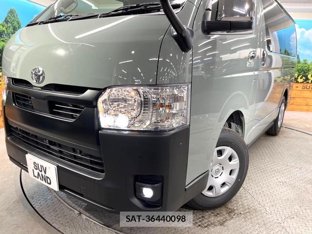 Toyota HIACE VAN 2026-02 8221611-11